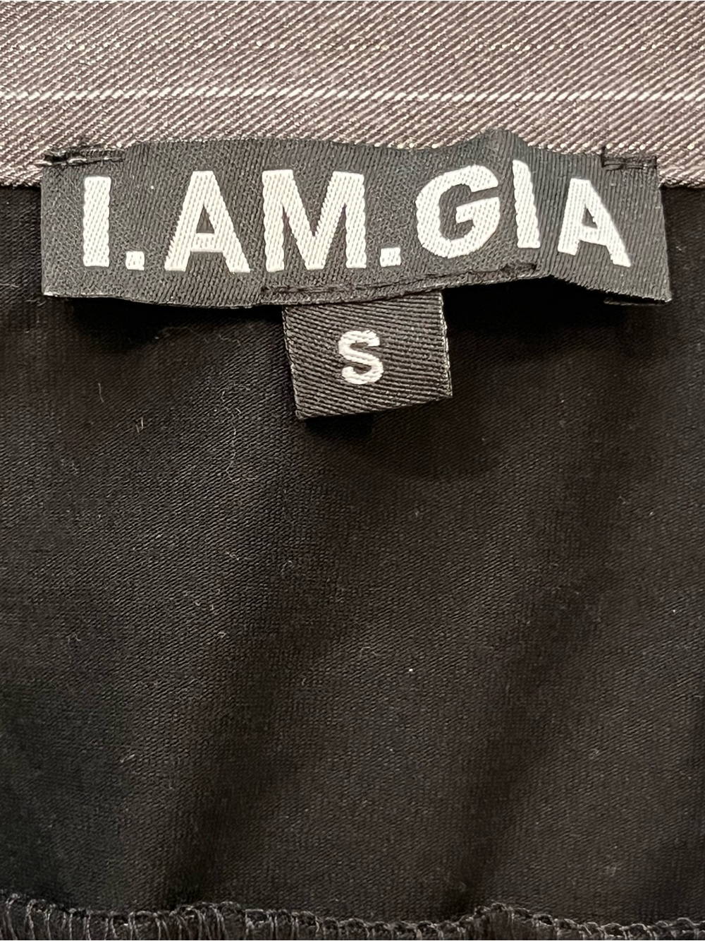 I.AM.GIA Sharah Top Black Gray Pinstripe Contrast Collared Top Size Small - Picture 6 of 8